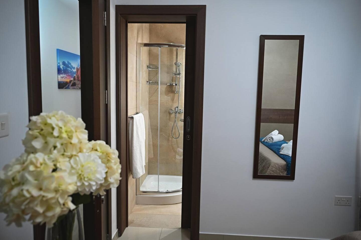 Fl 2 Ta'Lonza Luxury With Hot Tub By Homely Mellieha Bagian luar foto