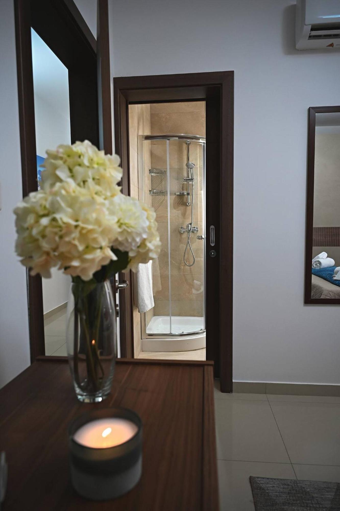 Fl 2 Ta'Lonza Luxury With Hot Tub By Homely Mellieha Bagian luar foto
