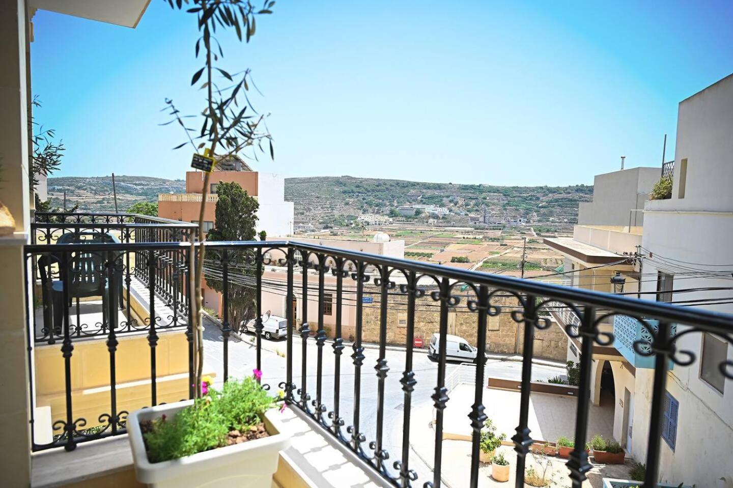 Fl 2 Ta'Lonza Luxury With Hot Tub By Homely Mellieha Bagian luar foto